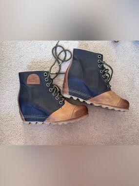 Sorel Women’s Navy & Brown Lace-Up Outdoor Boots